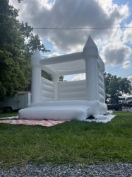 LWCastle 1772683024 Large White Bounce Castle
